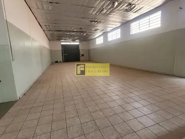 Loja com 550m², para alugar, no bairro Vila Esplanada em São José do Rio Preto