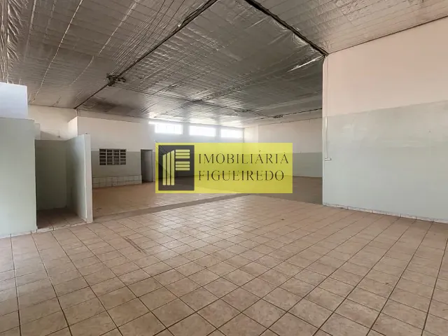 Loja com 550m², para alugar, no bairro Vila Esplanada em São José do Rio Preto