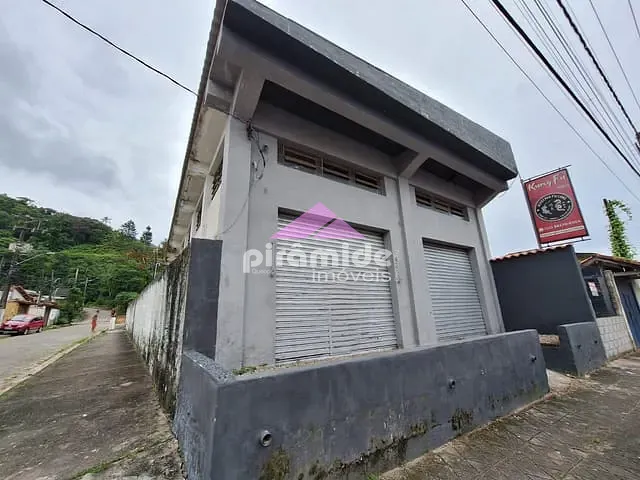 Ponto com 315m², à venda, no bairro Centro em Caraguatatuba