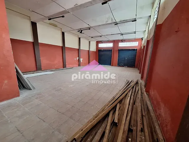 Ponto com 315m², à venda, no bairro Centro em Caraguatatuba