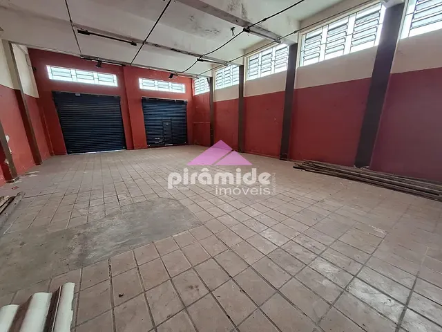 Ponto com 315m², à venda, no bairro Centro em Caraguatatuba
