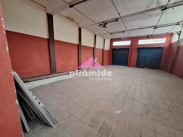 Ponto com 315m², à venda, no bairro Centro em Caraguatatuba