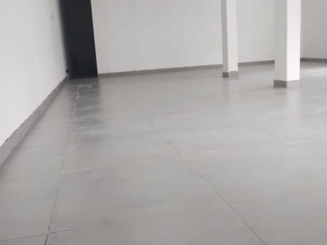 Loja com 150m², para alugar, no bairro Costa do Sol em Macaé