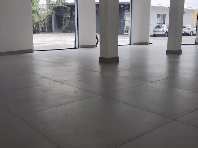 Loja com 150m², para alugar, no bairro Costa do Sol em Macaé