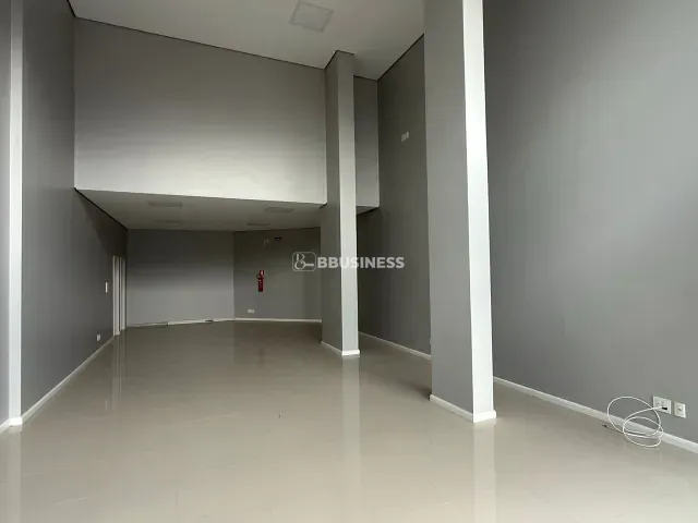 Loja à venda, no bairro Sagrada Família em Caxias do Sul