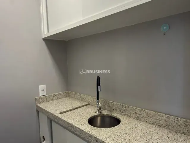 Loja à venda, no bairro Sagrada Família em Caxias do Sul