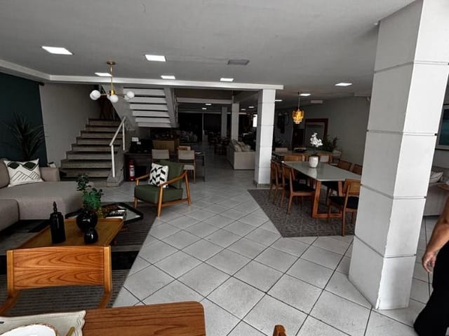Loja com 800m², para alugar, no bairro Centro em Macaé
