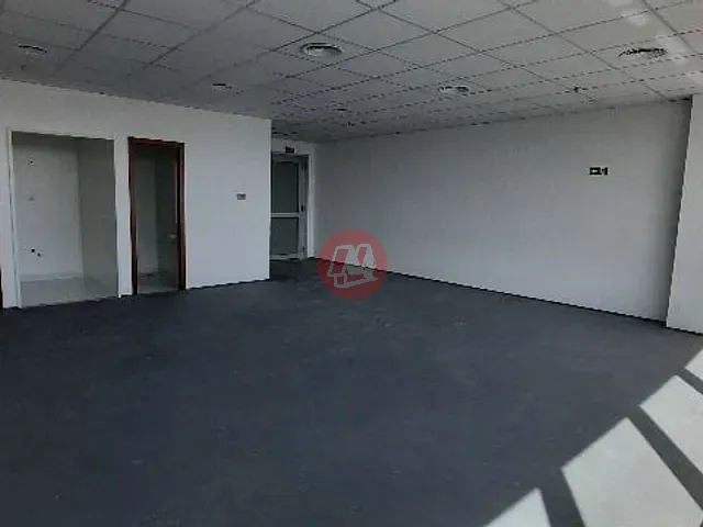 Loja para alugar, no bairro Chácara das Pedras em Porto Alegre