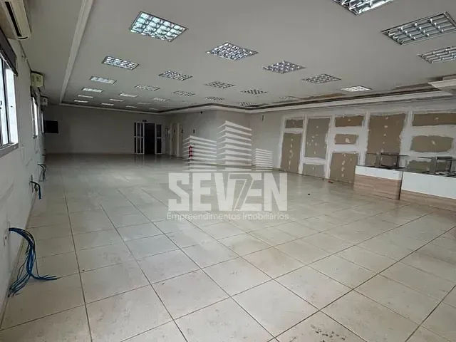 Ponto com 275m², para alugar, no bairro Centro em Bauru