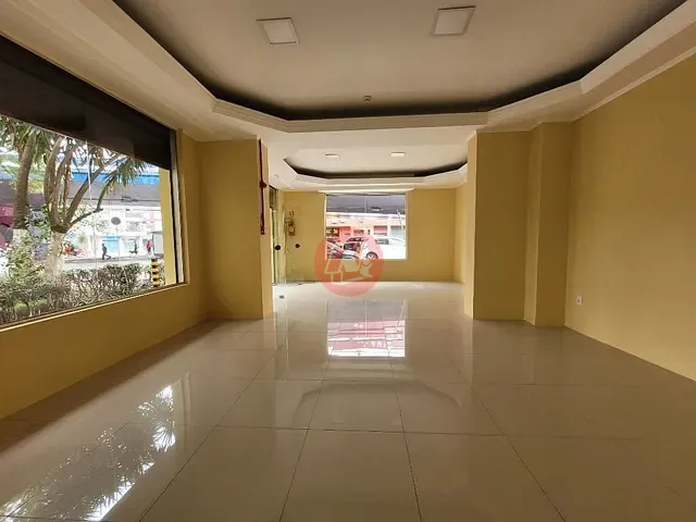 Loja com 74m², à venda, no bairro Rio Branco em Porto Alegre