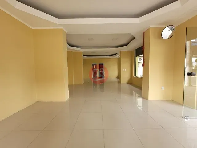 Loja com 74m², à venda, no bairro Rio Branco em Porto Alegre