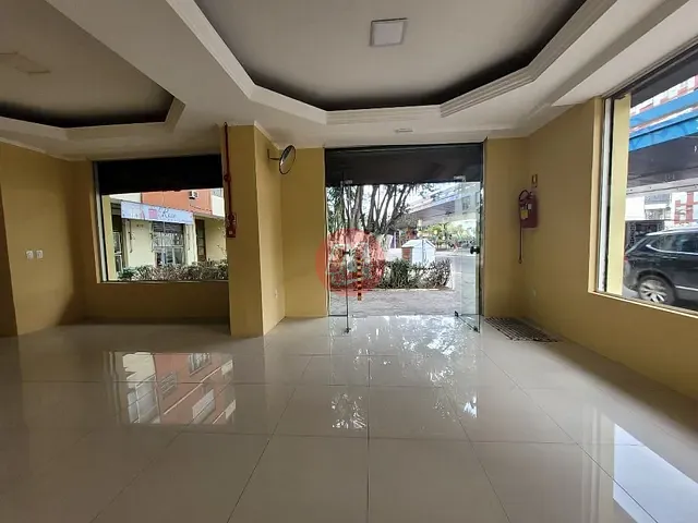 Loja com 74m², à venda, no bairro Rio Branco em Porto Alegre