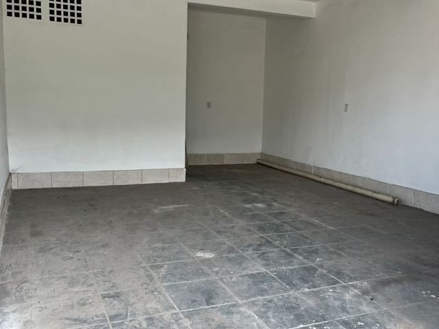 Loja com 250m², para alugar, no bairro Sol e Mar em Macaé