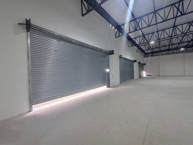 Loja com 207m², para alugar, no bairro Vila Nogueira em Diadema