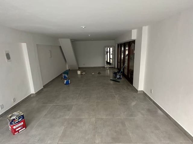 Loja com 50m², para alugar, no bairro Centro em Macaé