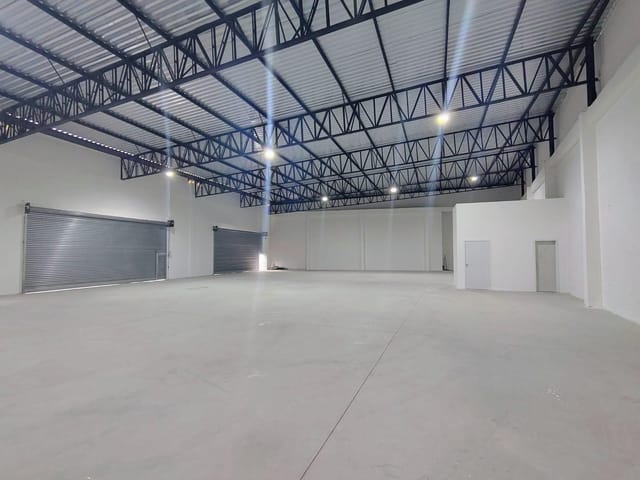 Loja com 258m², para alugar, no bairro Vila Nogueira em Diadema