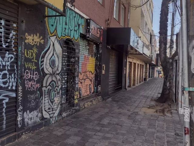 Loja com 150m² 4 quartos e 2 banheiros, à venda, no bairro São Francisco em Curitiba