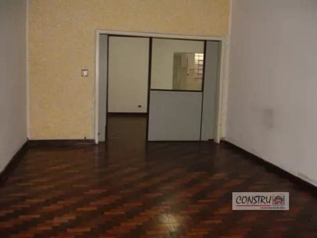 Loja com 150m² 4 quartos e 2 banheiros, à venda, no bairro São Francisco em Curitiba