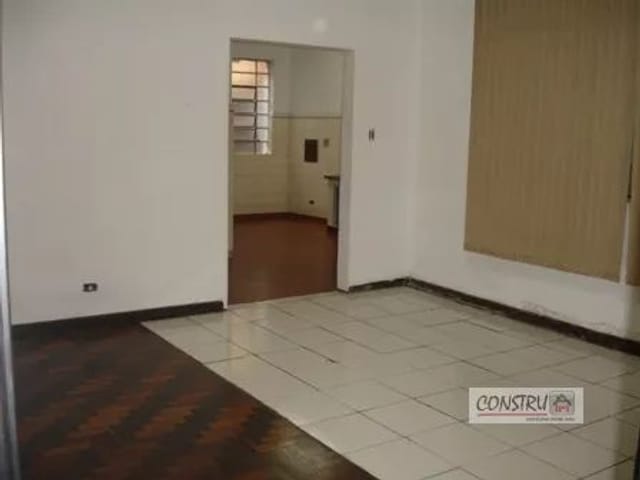 Loja com 150m² 4 quartos e 2 banheiros, à venda, no bairro São Francisco em Curitiba