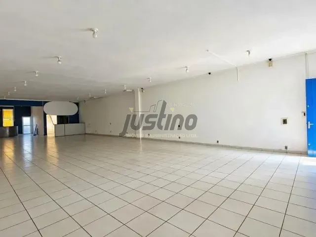 Loja com 277m², para alugar, no bairro Centro em Itanhaém