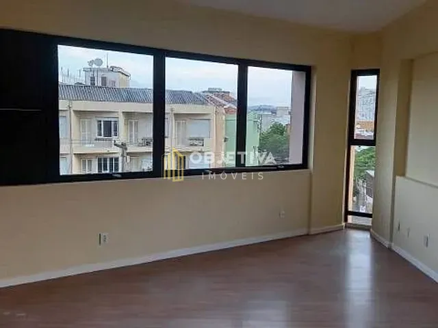 Loja com 57m², à venda, no bairro Santana em Porto Alegre