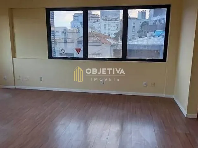Loja com 57m², à venda, no bairro Santana em Porto Alegre