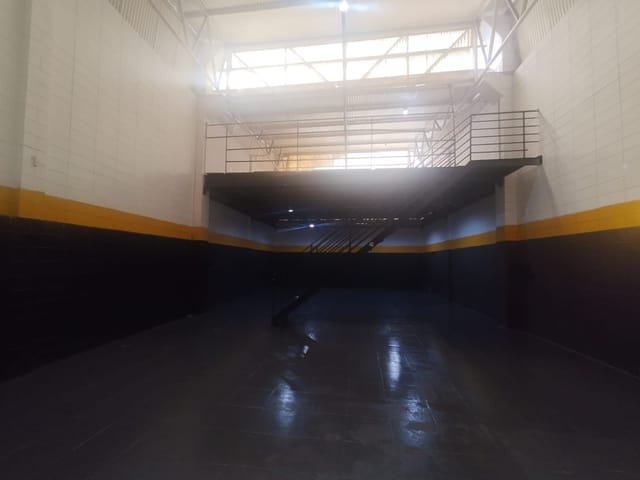 Loja com 1185m², para alugar, no bairro Vila Nogueira em Diadema