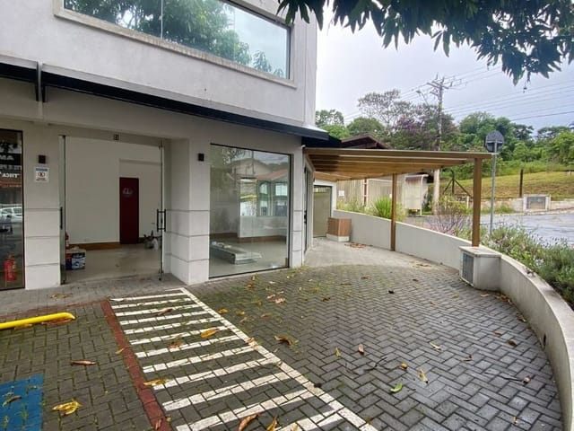 Loja com 100m², para alugar, no bairro Urbanova em São José dos Campos