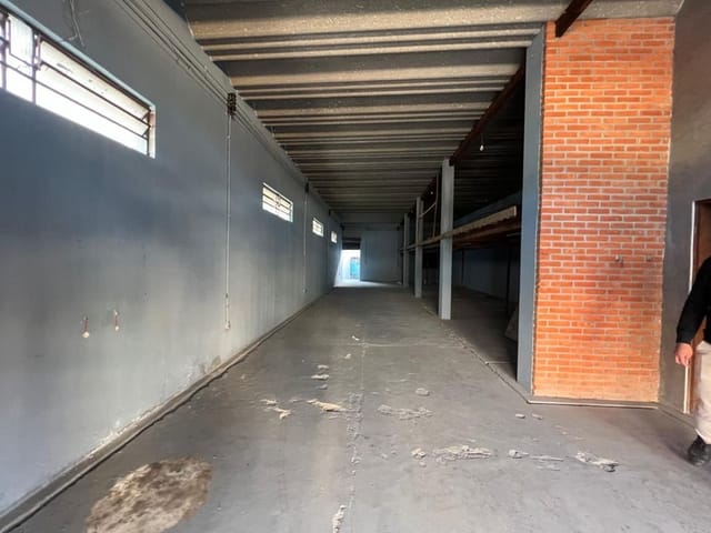 Loja com 280m², à venda ou para alugar, no bairro Jardim Leda (Fazendinha) em Santana de Parnaíba