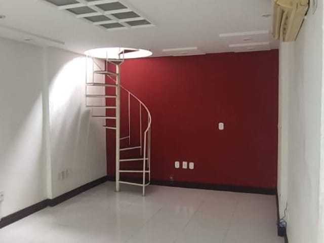 Loja com 60m², à venda ou para alugar, no bairro Centro em Macaé