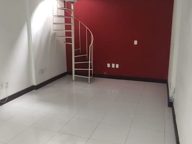 Loja com 60m², à venda ou para alugar, no bairro Centro em Macaé