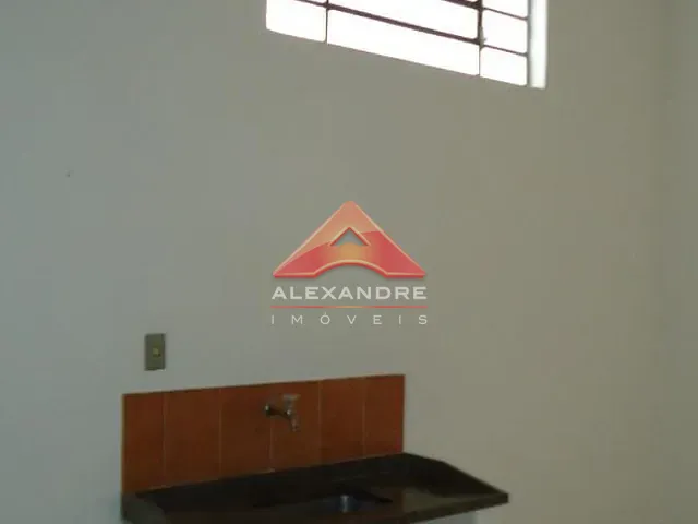 Loja com 61m², para alugar, no bairro Jardim Ismênia em São José dos Campos