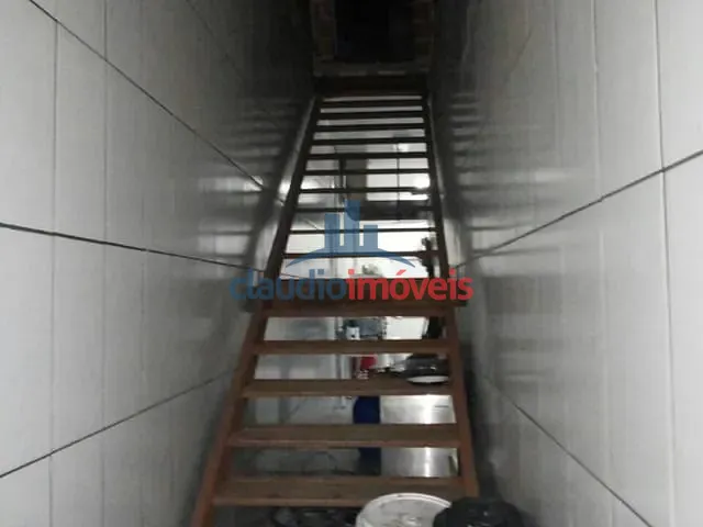 Ponto com 175m², à venda ou para alugar, no bairro Jardim Vila Rica - Tiradentes em Volta Redonda