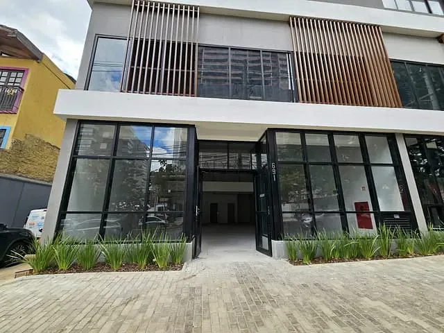 Loja com 210m², para alugar, no bairro Vila Pompéia em São Paulo