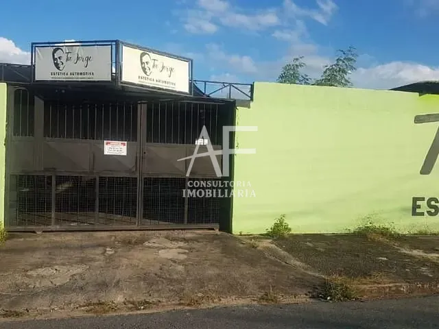 Loja com 310m², para alugar, no bairro Parque Santo Antônio em Taubaté