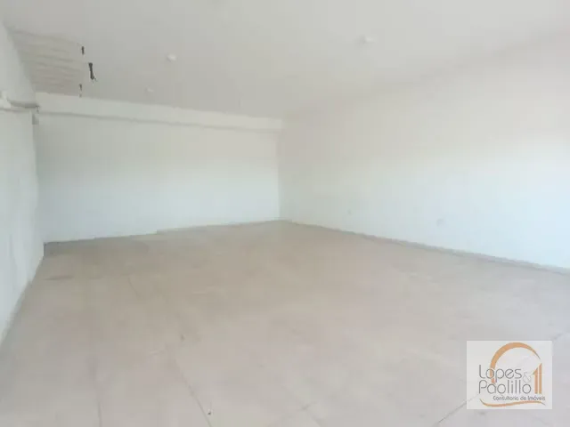 Loja com 120m², para alugar, no bairro Chácaras Maringá em Atibaia
