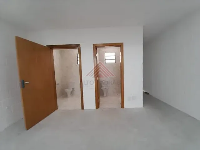 Loja com 244m², à venda, no bairro Parque São Vicente em Mauá