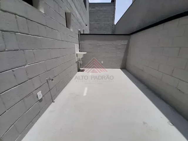 Loja com 244m², à venda, no bairro Parque São Vicente em Mauá