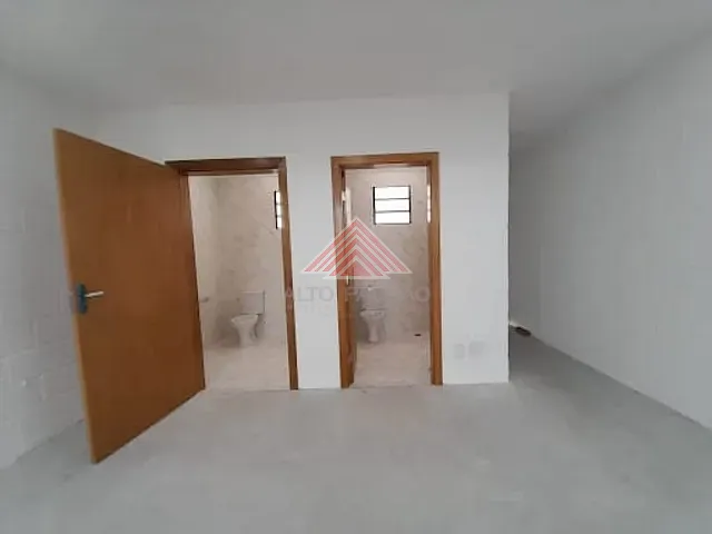 Loja com 244m², à venda, no bairro Parque São Vicente em Mauá