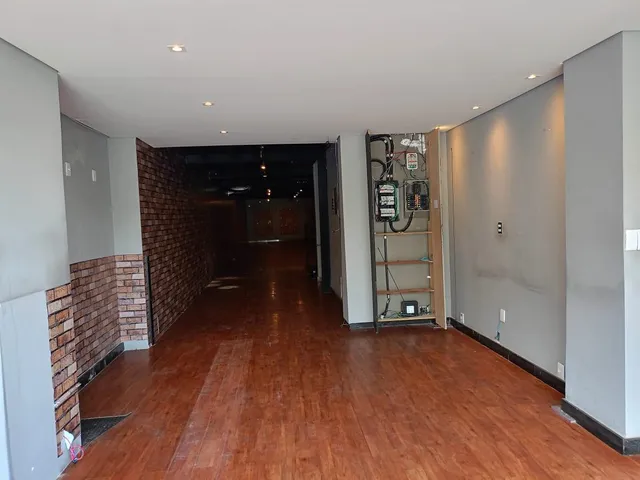 Loja com 330m², para alugar, no bairro Gutierrez em Belo Horizonte