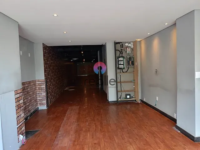 Loja com 330m², para alugar, no bairro Gutierrez em Belo Horizonte