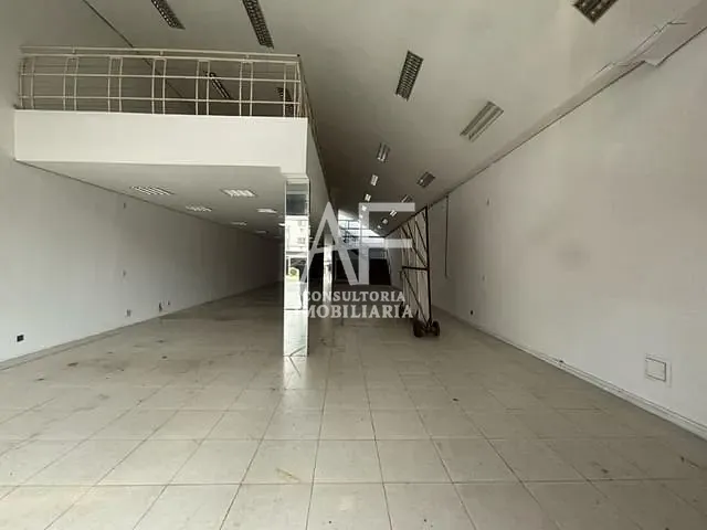 Loja com 230m², para alugar, no bairro Jardim Independência em Taubaté