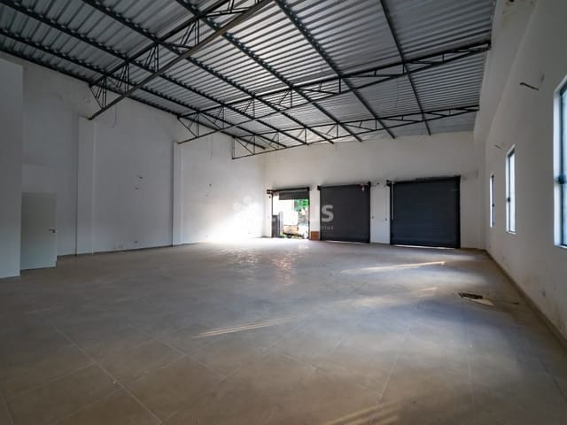 Loja com 185m², para alugar, no bairro Polvilho em Cajamar