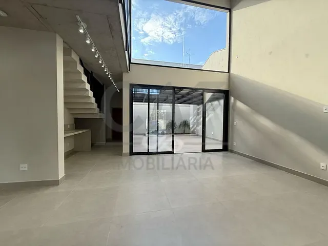 Loja com 220m², para alugar, no bairro Centro em Jaguariúna