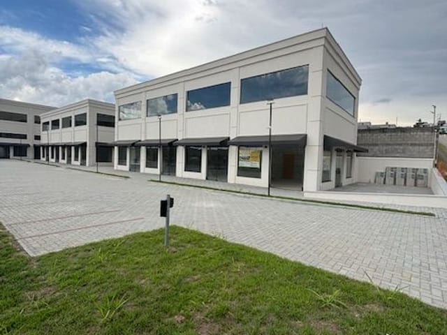 Loja com 61m², para alugar, no bairro Condomínio Residencial Colinas do Paratehy em São José dos Campos