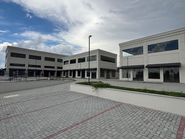 Loja com 61m², para alugar, no bairro Condomínio Residencial Colinas do Paratehy em São José dos Campos