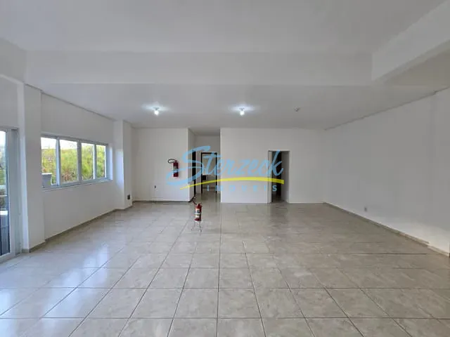 Loja com 87m², para alugar, no bairro Capela em Vinhedo