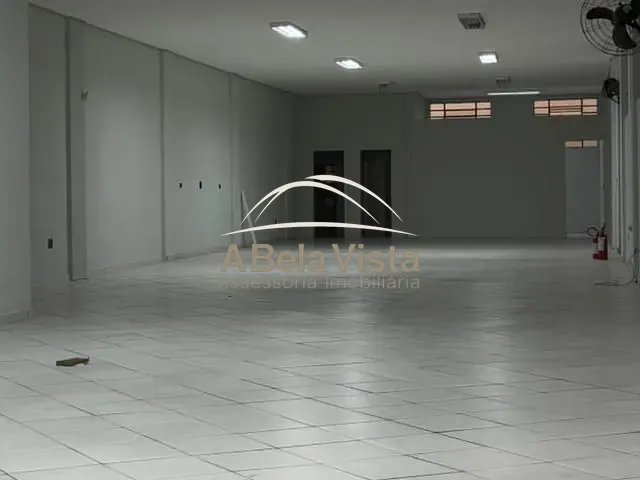 Loja com 270m², para alugar, no bairro km 18 em Osasco