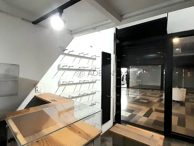 Loja com 22m², à venda ou para alugar, no bairro República em São Paulo