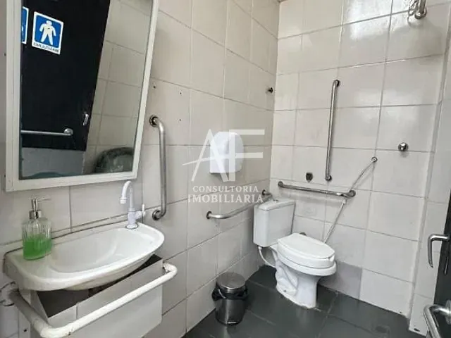 Loja com 94m², para alugar, no bairro Centro em Taubaté